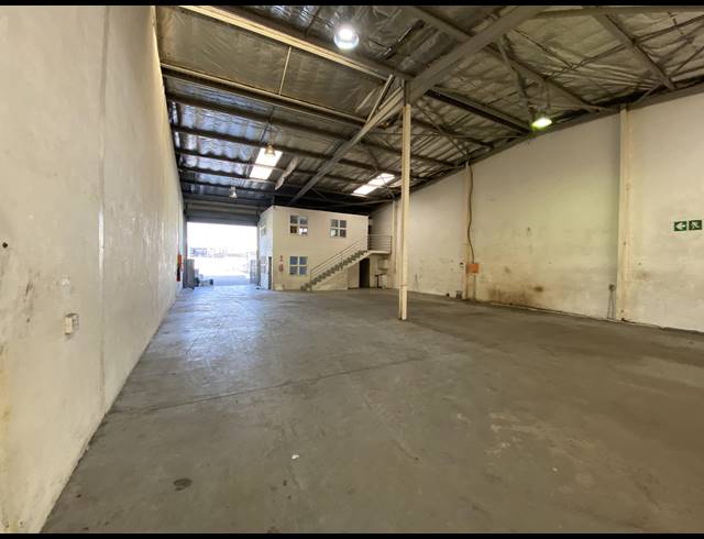 404M² WAREHOUSE TO LET IN SPRINGFIELD